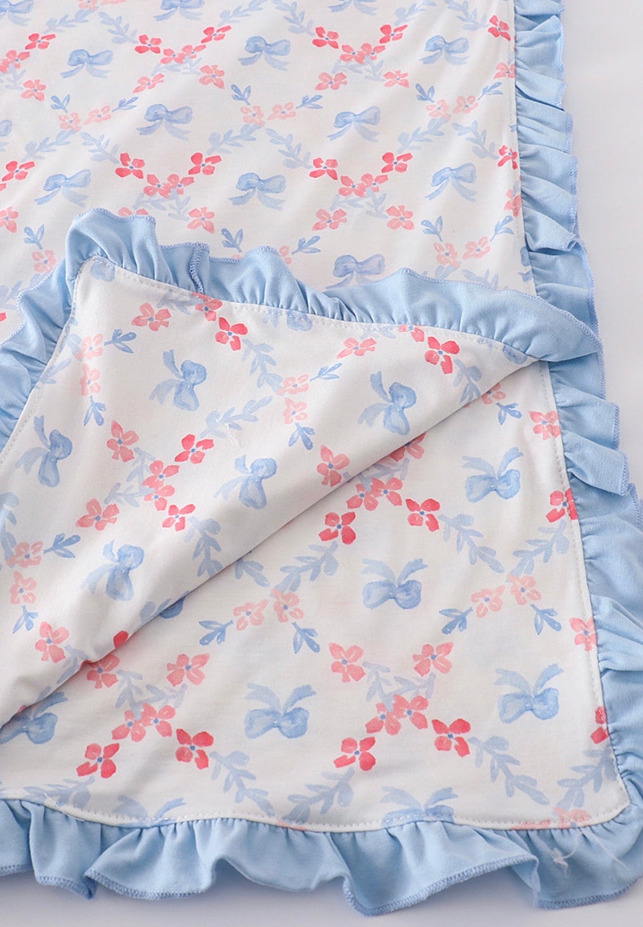 Blue Bow Lattice Print Blanket